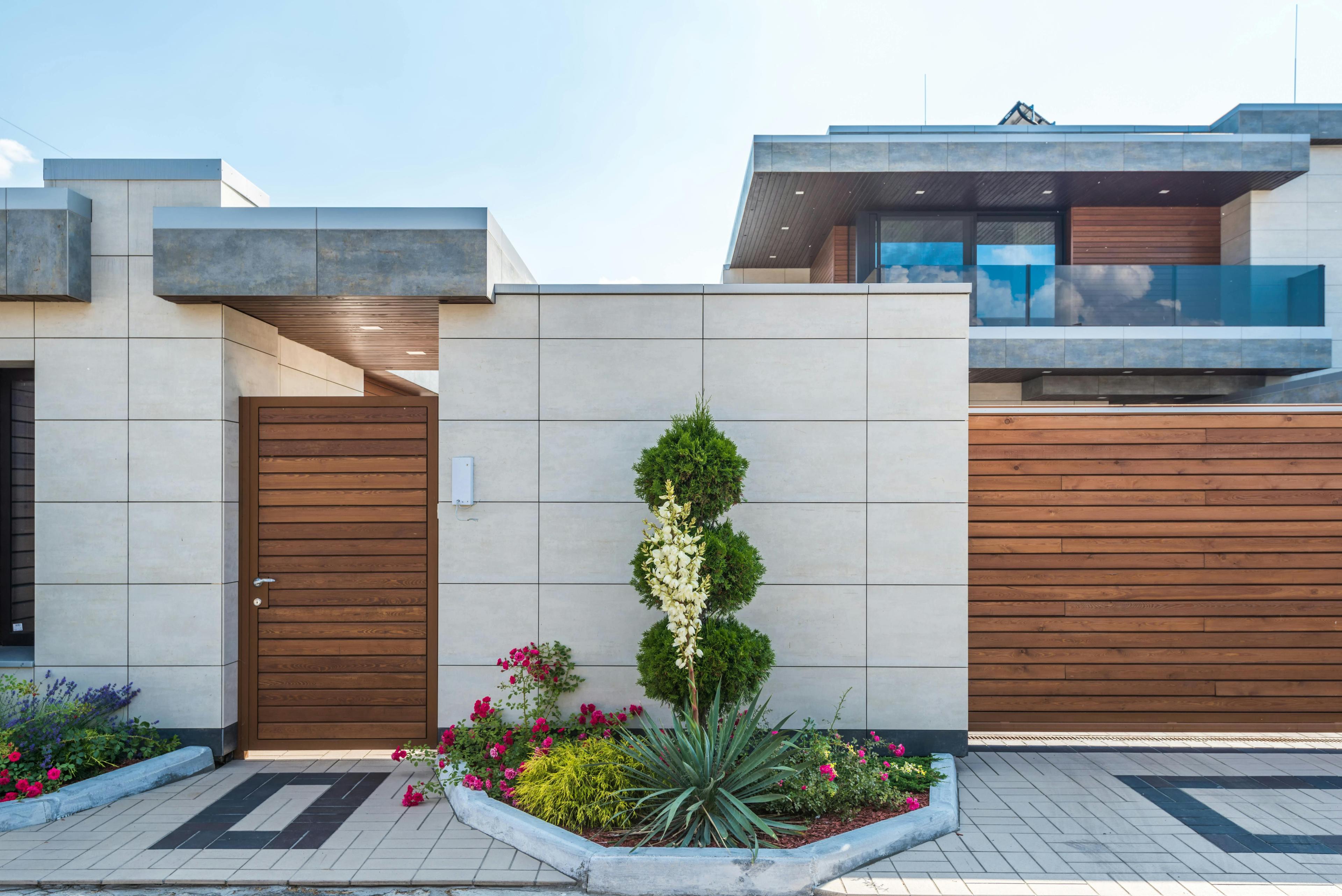House that enhances curb appeal
