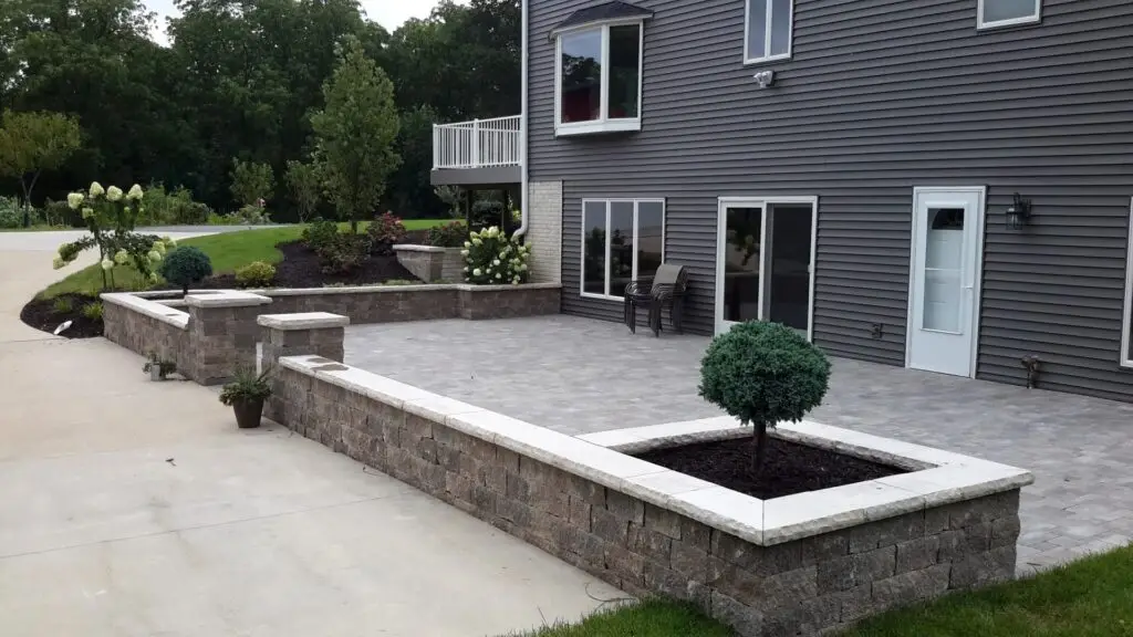 a backyard wall in a nice home by Little Rainy Construction in Brantford, Ontario, Canada